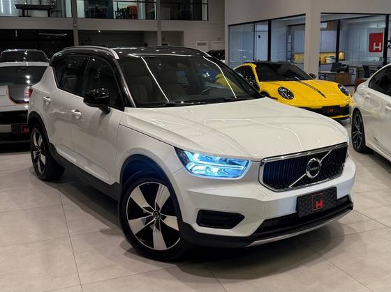 VOLVO XC40 2.0 T4 GASOLINA MOMENTUM GEARTRONIC VOLVO XC40 2.0 T4 GASOLINA MOMENTUM GEARTRONIC
